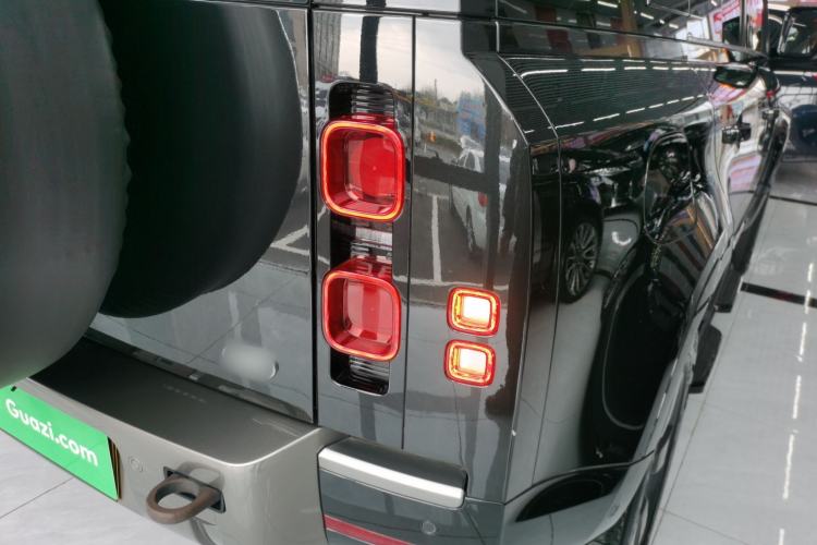 Used Land Rover Defender 2023 Facelift 110 3.0T P400 X-DYNAMIC HSE Exterior 3