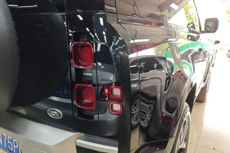 Used Land Rover Defender 2023 90 3.0T P400 XS Exterior 3