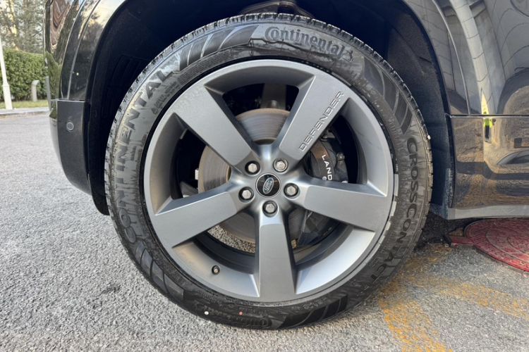 Used Land Rover Defender 2023 110 5.0T V8 Exterior 3