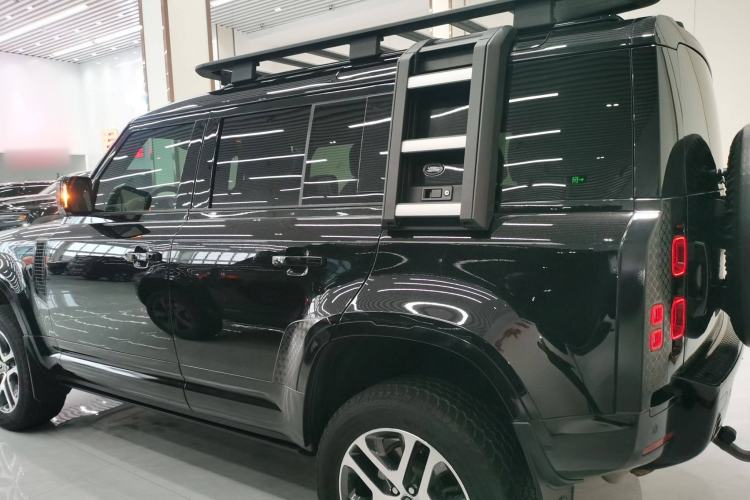 Used Land Rover Defender 2023 Facelift 110 3.0T P400 Dark Edition Exterior 3