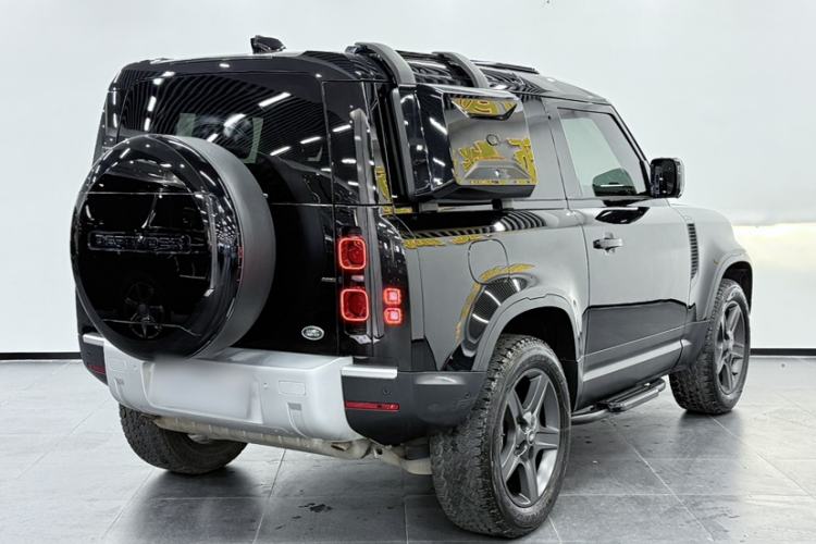 Used Land Rover Defender 2023 Facelift 90 2.0T P300 SE Exterior 5