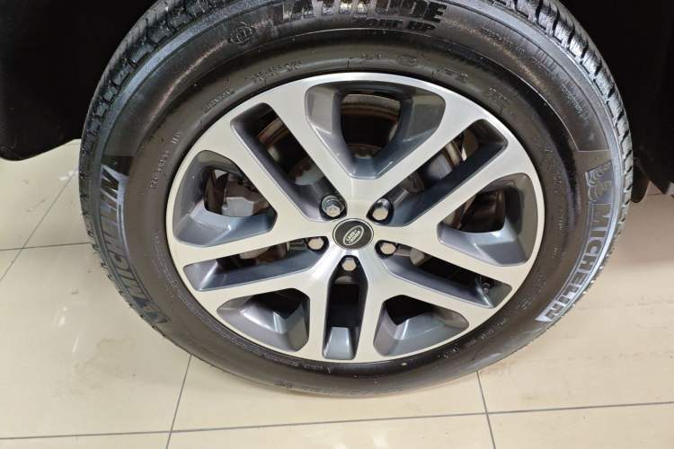 Used Land Rover Defender 2023 90 3.0T P400 XS Exterior 5