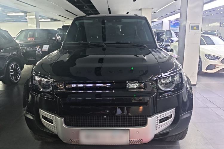 Used Land Rover Defender 2023 Facelift 90 2.0T P300 SE Front