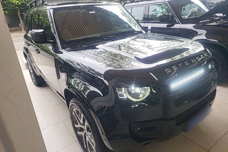 Used Land Rover Defender 2023 Facelift 110 3.0T P400 Dark Edition Front Right 45 Deg