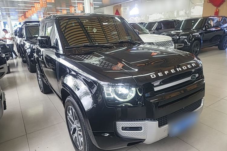 Used Land Rover Defender 2023 Facelift 90 3.0T P400 XS Front Right 45 Deg