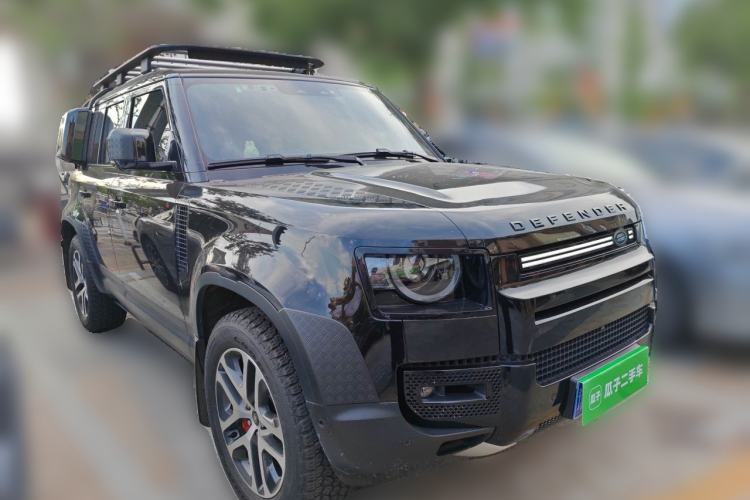 Used Land Rover Defender 2023 Facelift 110 3.0T P400 Dark Edition Front Right 45 Deg