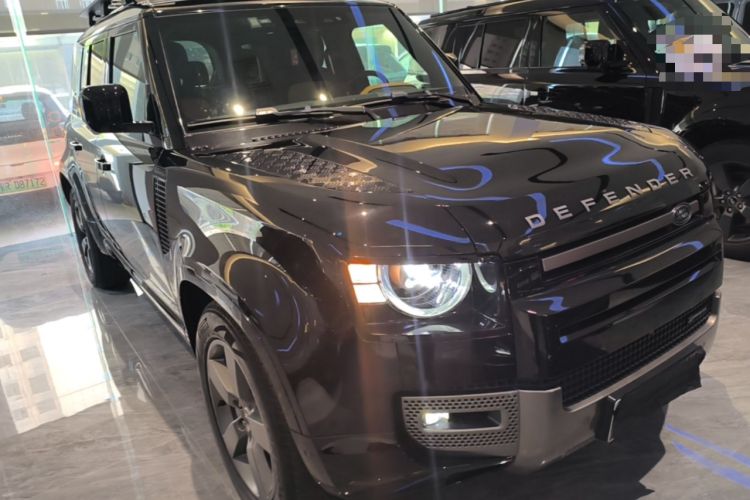 Used Land Rover Defender 2023 Facelift 110 3.0T P400 X-DYNAMIC HSE Front Right 45 Deg