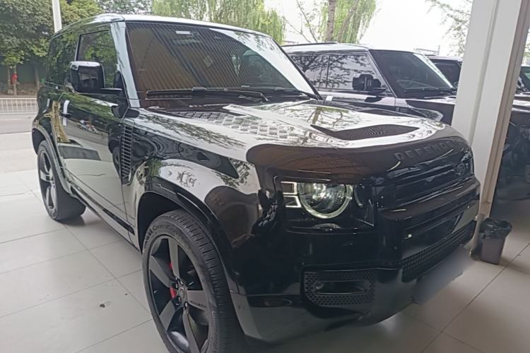 Used Land Rover Defender 2023 Facelift 90 3.0T P400 XS Front Right 45 Deg