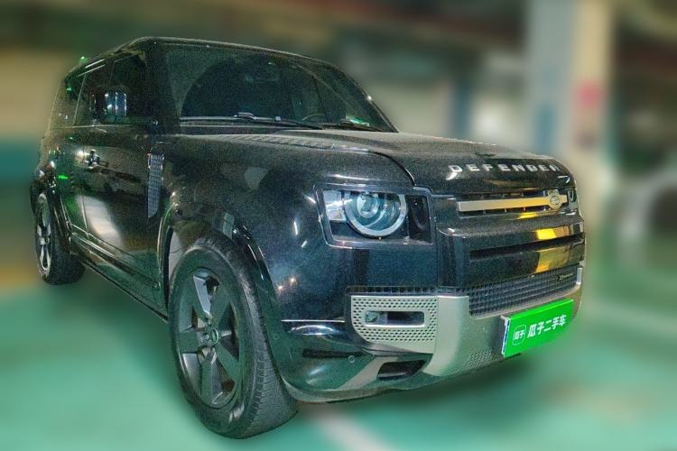 Used Land Rover Defender 2023 Facelift 110 3.0T P400 X-DYNAMIC HSE Front Right 45 Deg