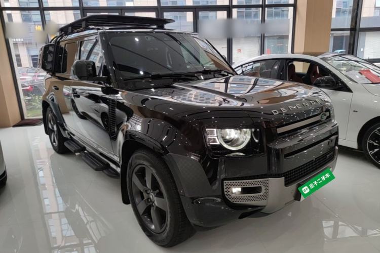 Used Land Rover Defender 2023 Facelift 110 3.0T P400 X-DYNAMIC HSE Front Right 45 Deg