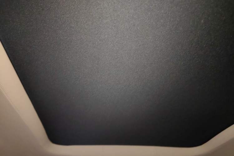 Used Land Rover Defender 2023 Facelift 110 3.0T P400 X-DYNAMIC HSE Headliner