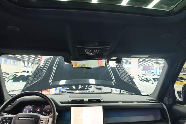 Used Land Rover Defender 2023 Facelift 110 3.0T P400 X-DYNAMIC HSE Headliner