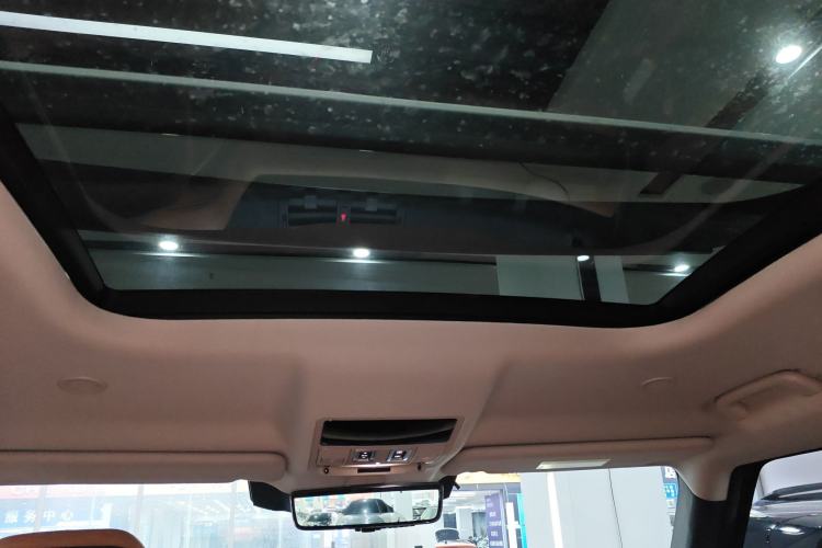 Used Land Rover Defender 2023 Revised Version 90 3.0T P400 Dark Edition Headliner