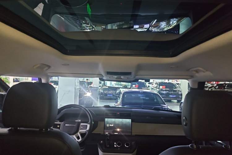Used Land Rover Defender 2023 Facelift 90 2.0T P300 SE Headliner