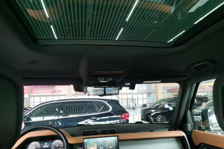 Used Land Rover Defender 2023 Facelift 110 3.0T P400 X-DYNAMIC HSE Headliner