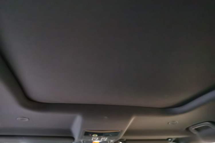 Used Land Rover Defender 2023 Facelift 110 3.0T P400 X-DYNAMIC HSE Headliner