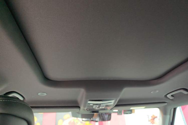 Used Land Rover Defender 2023 110 3.0T P400 Dark Edition Headliner