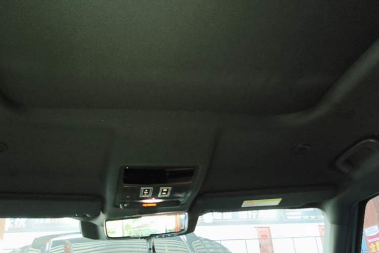 Used Land Rover Defender 2023 Facelift 110 3.0T P400 X-DYNAMIC HSE Headliner