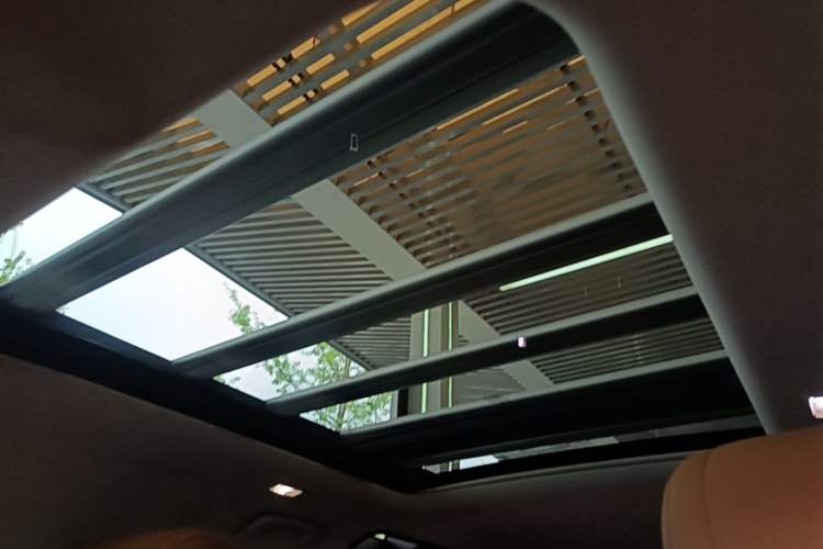 Used Land Rover Defender 2023 Facelift 110 3.0T P400 Dark Edition Headliner