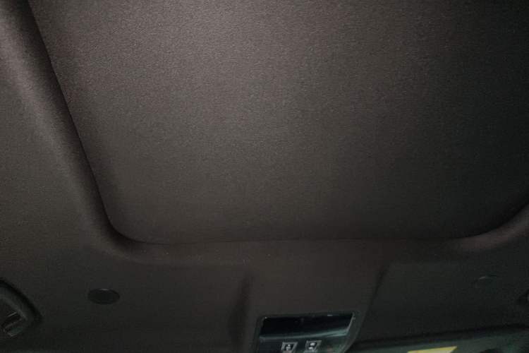 Used Land Rover Defender 2023 Facelift 110 3.0T P400 X-DYNAMIC HSE Headliner