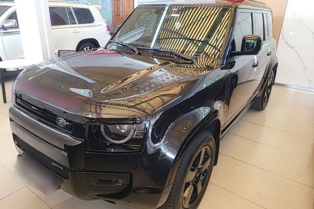 Land Rover Defender 2023 Facelift 110 3.0T P400 X-DYNAMIC HSE مستعملة