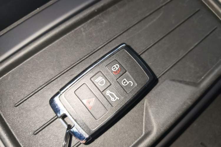 Used Land Rover Defender 2023 Facelift 110 3.0T P400 X-DYNAMIC HSE Interior 1