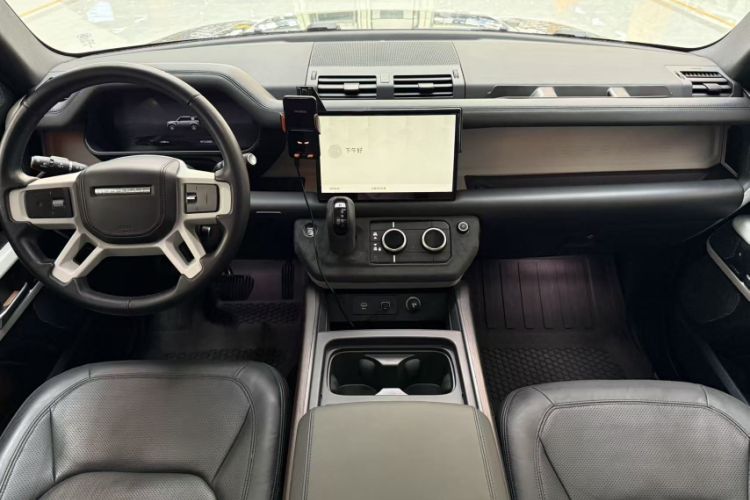 Used Land Rover Defender 2023 Facelift 110 3.0T P400 Dark Edition Interior 1