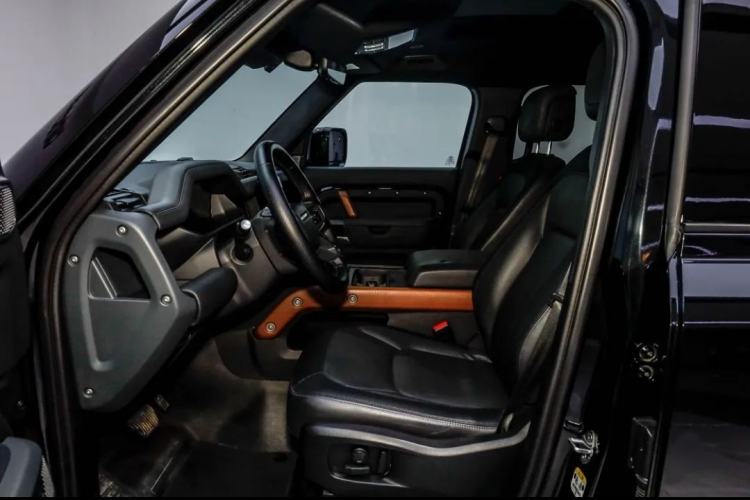Used Land Rover Defender 2023 Facelift 110 3.0T P400 X-DYNAMIC HSE Interior 1