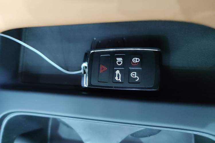 Used Land Rover Defender 2023 Facelift 110 3.0T P400 X-DYNAMIC HSE Interior 1