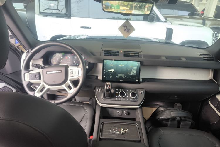 Used Land Rover Defender 2023 90 3.0T P400 XS Interior 2