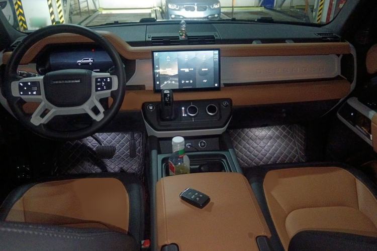 Used Land Rover Defender 2023 Facelift 110 3.0T P400 X-DYNAMIC HSE Interior 2