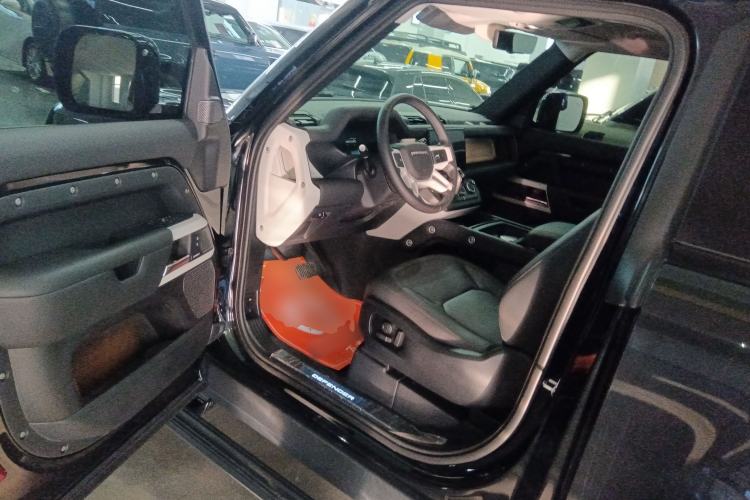 Used Land Rover Defender 2023 Facelift 90 3.0T P400 XS Interior 3