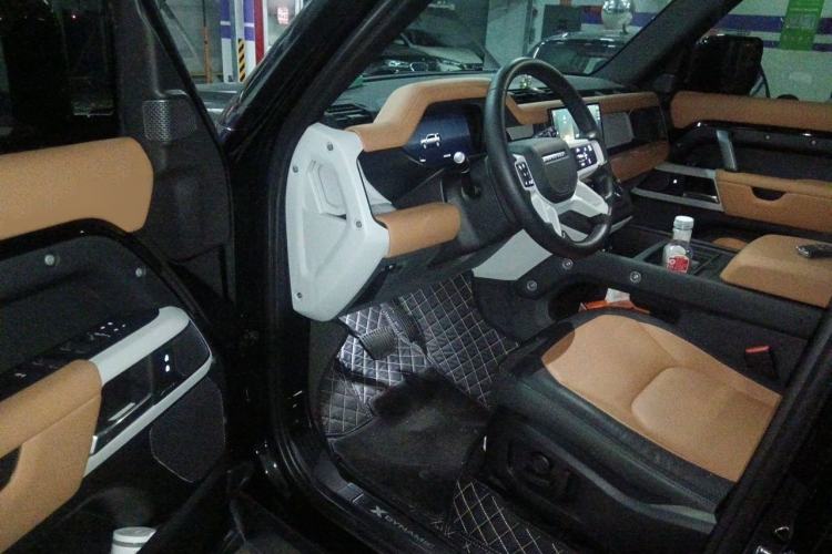 Used Land Rover Defender 2023 Facelift 110 3.0T P400 X-DYNAMIC HSE Interior 3