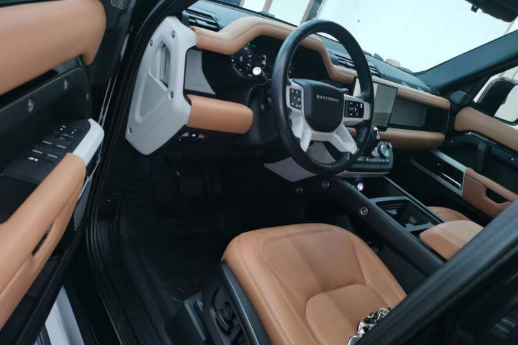 Used Land Rover Defender 2023 Facelift 110 3.0T P400 Dark Edition Interior 3