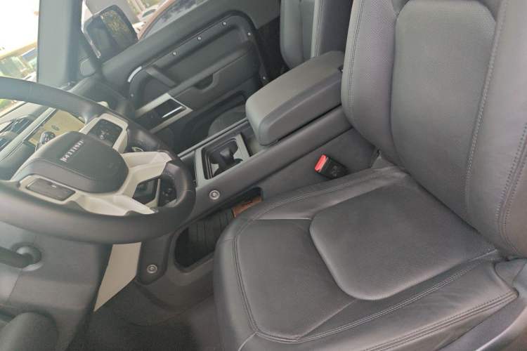 Used Land Rover Defender 2023 Facelift 90 3.0T P400 XS Left Front Seat