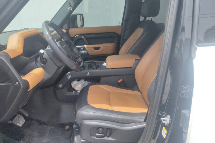 Used Land Rover Defender 2023 110 3.0T P400 X-DYNAMIC HSE Left Front Seat
