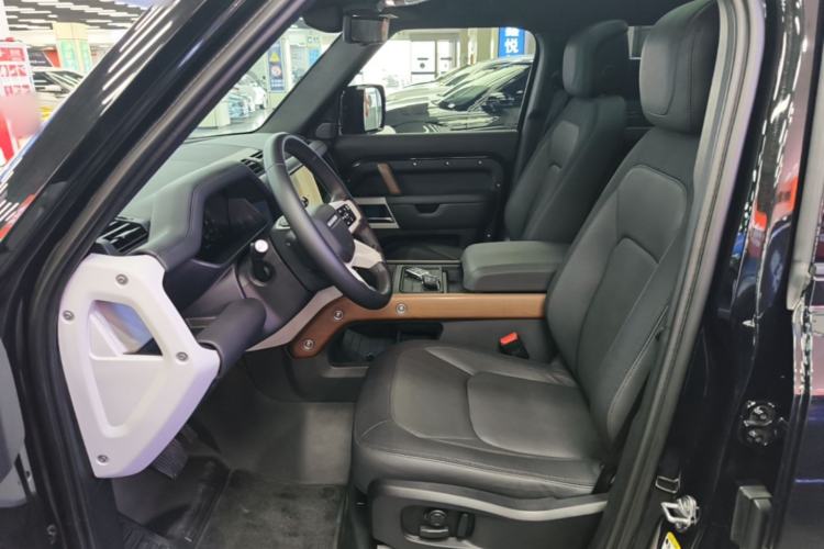Used Land Rover Defender 2023 Facelift 110 3.0T P400 X-DYNAMIC HSE Left Front Seat