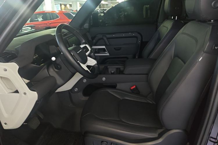 Used Land Rover Defender 2023 Facelift 90 2.0T P300 SE Left Front Seat