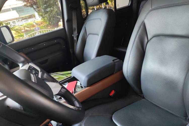 Used Land Rover Defender 2023 Facelift 110 3.0T P400 Dark Edition Left Front Seat