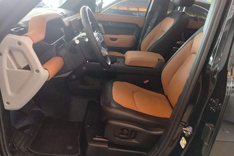 Used Land Rover Defender 2023 Facelift 110 3.0T P400 X-DYNAMIC HSE Left Front Seat