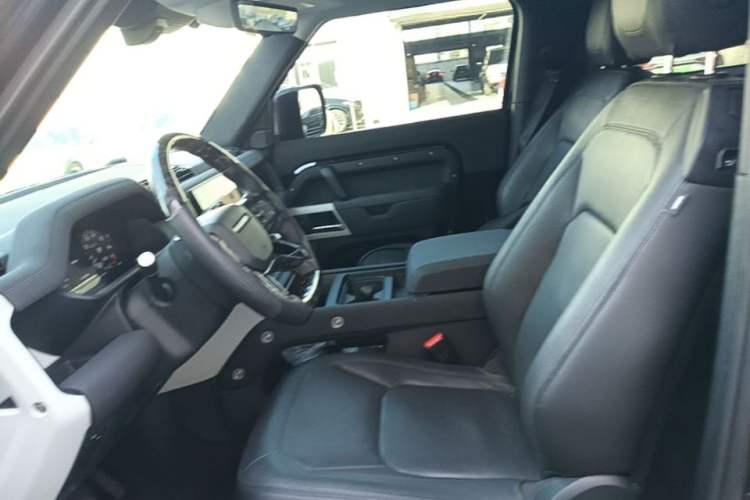 Used Land Rover Defender 2023 90 3.0T P400 XS Left Front Seat