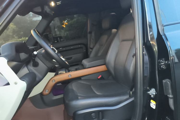Used Land Rover Defender 2023 110 3.0T P400 X-DYNAMIC HSE Left Front Seat