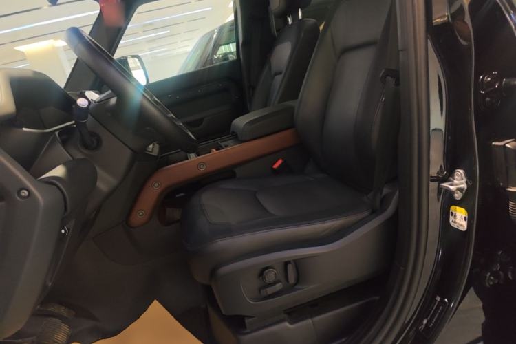 Used Land Rover Defender 2023 Facelift 110 3.0T P400 X-DYNAMIC HSE Left Front Seat