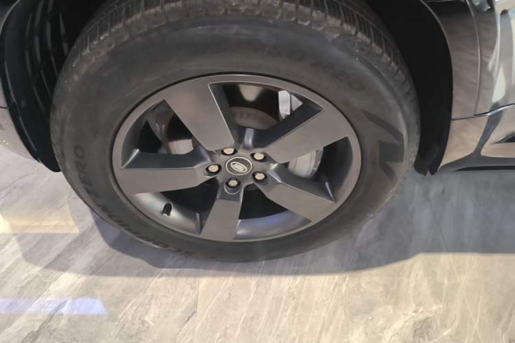 Used Land Rover Defender 2023 Facelift 110 3.0T P400 X-DYNAMIC HSE Left Front Wheel Hub
