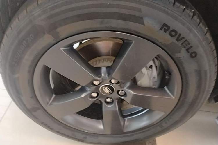 Used Land Rover Defender 2023 Facelift 110 3.0T P400 X-DYNAMIC HSE Left Front Wheel Hub