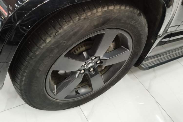 Used Land Rover Defender 2023 Facelift 110 3.0T P400 X-DYNAMIC HSE Left Front Wheel Hub