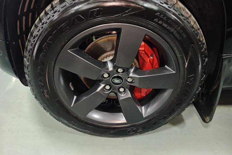 Used Land Rover Defender 2023 Facelift 110 3.0T P400 X Left Front Wheel Hub