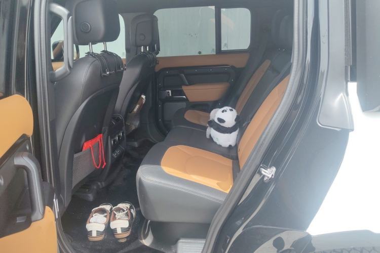 Used Land Rover Defender 2023 110 3.0T P400 X-DYNAMIC HSE Left Rear Seat