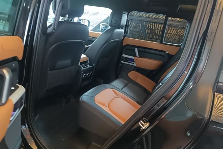 Used Land Rover Defender 2023 110 3.0T P400 X-DYNAMIC HSE Left Rear Seat