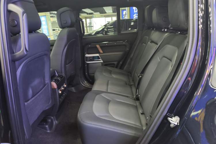 Used Land Rover Defender 2023 Facelift 110 3.0T P400 X-DYNAMIC HSE Left Rear Seat